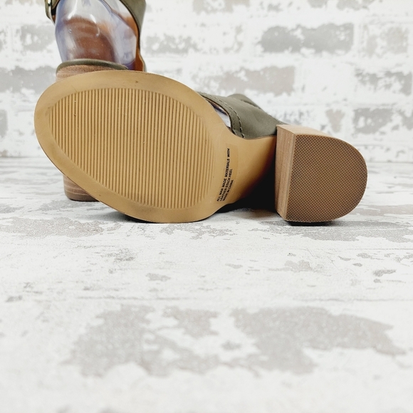 NEW DV Dolce Vita Brista Green Cream Leather Block Heel Sandals D272 - Picture 9 of 14